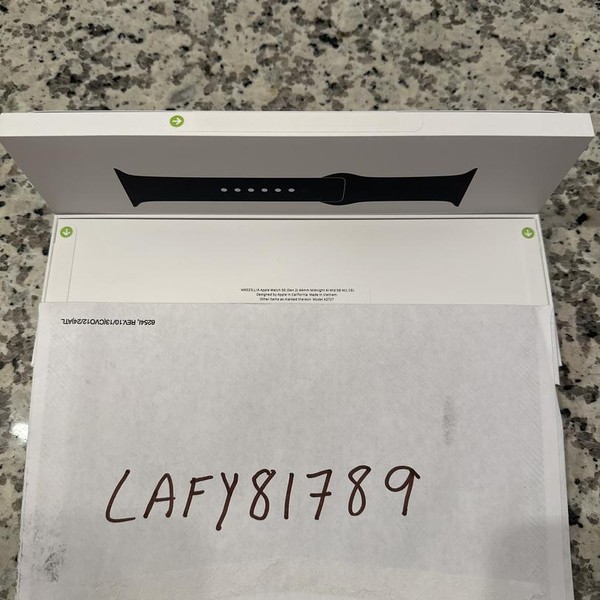 Apple Watch SE (2nd Gen) 44mm - Unlocked, Midnight, A2727 - Cellular, Aluminum