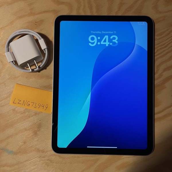 Apple iPad 11th Gen - Wi-Fi, 128 GB, Silver, A3354