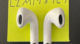Used
													Apple AirPods 4th Gen - Standard, photo 4 of 5