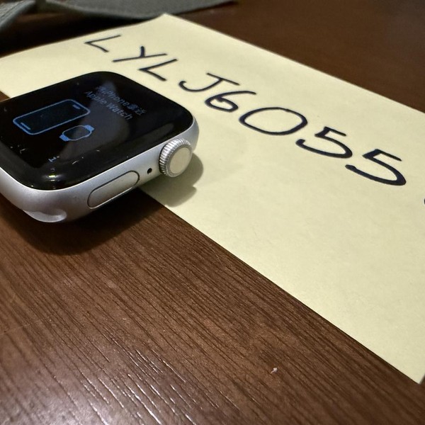 Apple Watch Series 5 40mm - Silver, A2092 - GPS, Aluminum