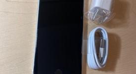 Mint
													Apple iPhone SE 2nd Gen 2020 - Unlocked, White, 64 GB, A2275, photo 3 of 9