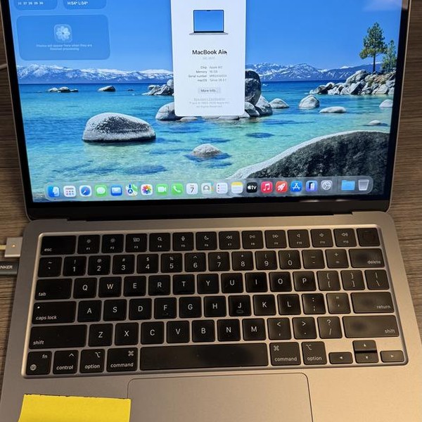 MacBook Air 2022 (M2) - 13 inch - 256 GB, Gray, 16 GB, Apple M2