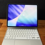 Good Apple iPad Pro 13 inch (M4) 2024 - Unlocked, 1 TB, Silver, 16 GB, A2926, Standard Glass