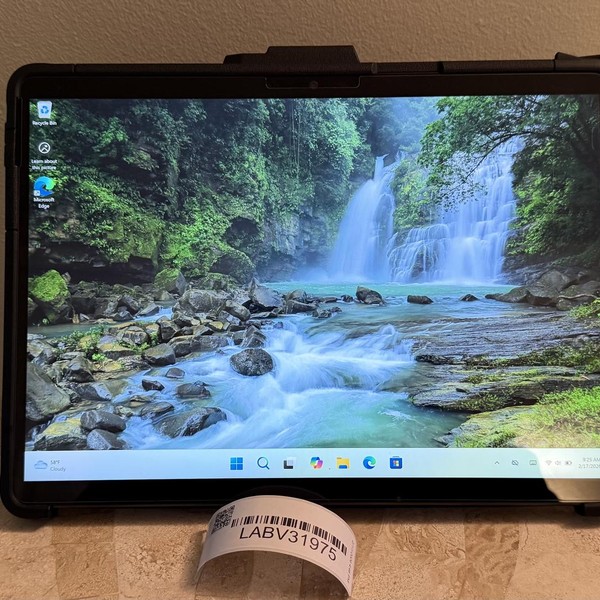 Microsoft Surface Pro 8 - 256 GB, Graphite, 16 GB, Intel Core i7