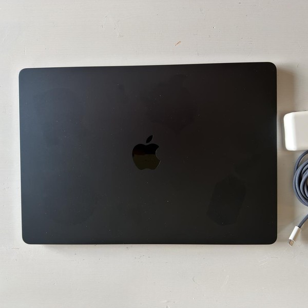 MacBook Air 2023 (M2) - 15 inch - 256 GB, Midnight, 8 GB, Apple M2