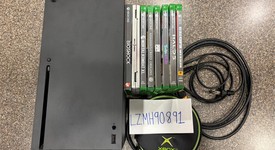 Good
													Xbox Series X (2020) - Black, 1 TB, standard, photo 1 of 5