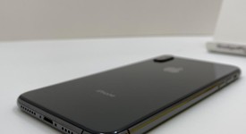 Good
													Apple iPhone Xs Max - Unlocked, Gray, 64 GB, A1921, photo 6 of 6