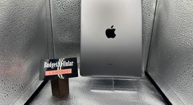 Mint
													Apple iPad 5th Gen - Unlocked, Gray, 128 GB, A1823, photo 2 of 2