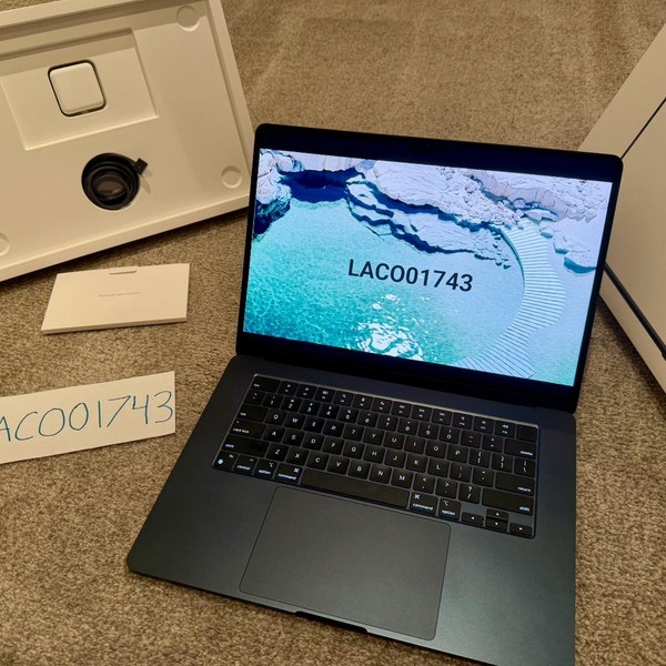 MacBook Air 2024 (M3) - 15 inch - 256 GB, Midnight, 8 GB, Apple M3, 10-core GPU