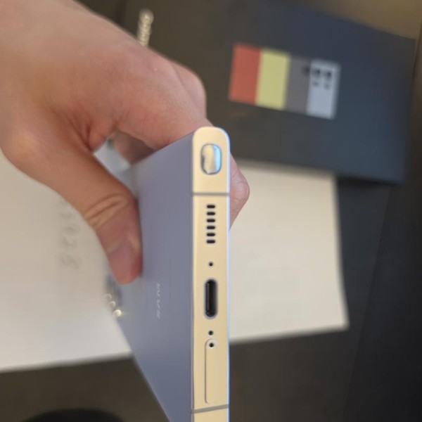 Samsung Galaxy S23 Ultra - Unlocked, 256 GB, Sky Blue, 8 GB, SM-S918U1