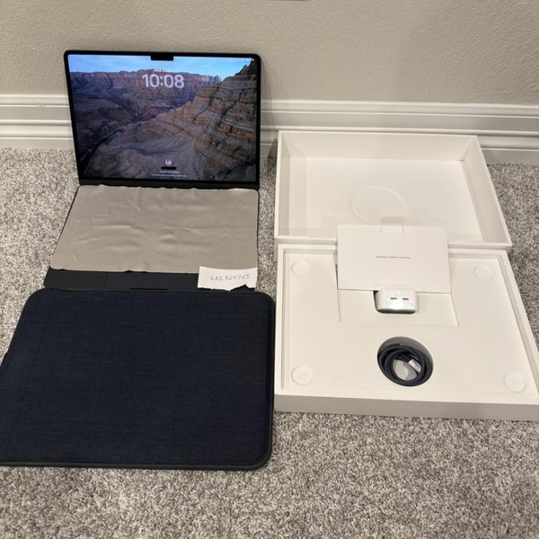 MacBook Air 2022 (M2) - 13 inch - 512 GB, Midnight, 8 GB, Apple M2