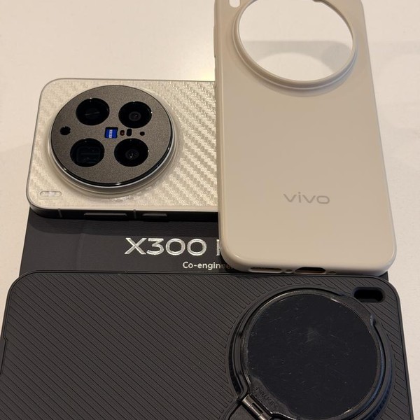Vivo X300 Pro - Unlocked Non-US, 512 GB, Dune Brown, 16 GB