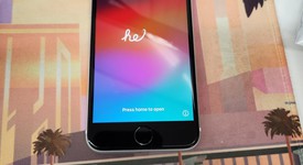 Good
													Apple iPhone SE 2nd Gen 2020 - Unlocked, White, 128 GB, A2275, photo 4 of 8