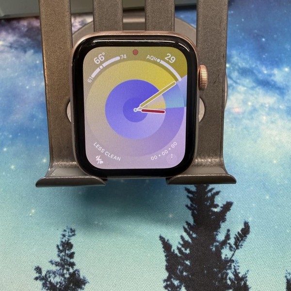 Apple Watch SE (1st Gen) 44mm - Unlocked, Gold, A2354 - Cellular, Aluminum