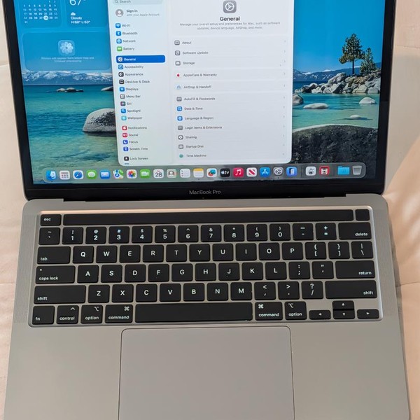 MacBook Pro 2019 - 13 inch - 256 GB, Gray, 8 GB, Intel Core i5