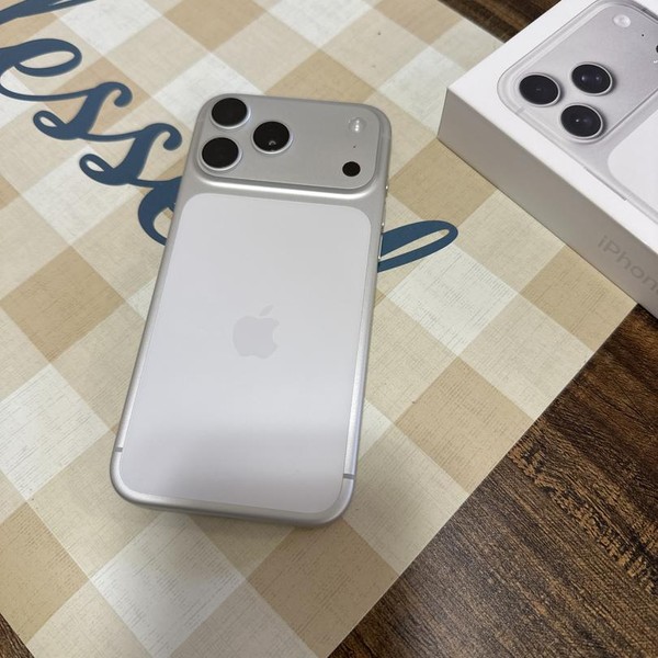 Apple iPhone 17 Pro Max - Unlocked, 256GB, Silver, A3257
