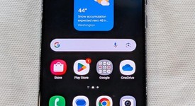 Good
													Samsung Galaxy S22 - AT&T, Green, 256 GB, 8 GB, SM-S901U, photo 1 of 8