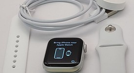 Fair
													Apple Watch Series 6 40mm - Unlocked, Silver, A2293 - Cellular, Stainless Steel, photo 4 of 4