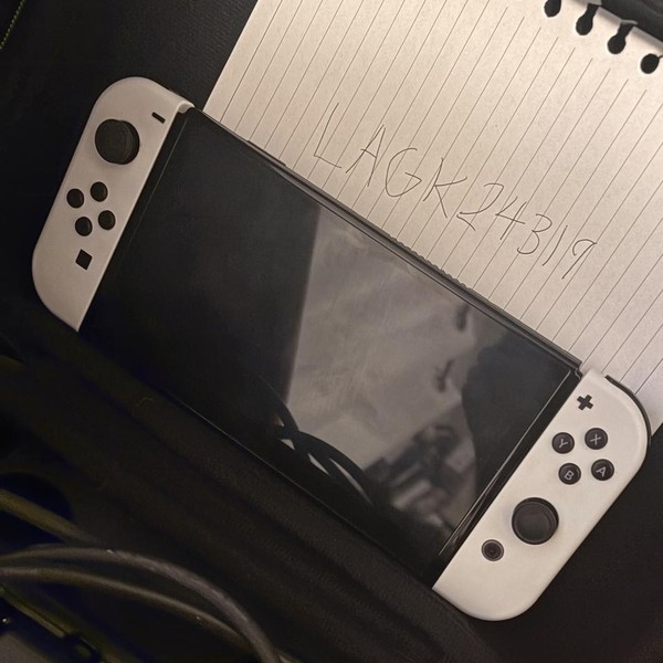 Nintendo Switch - OLED - 64 GB, White