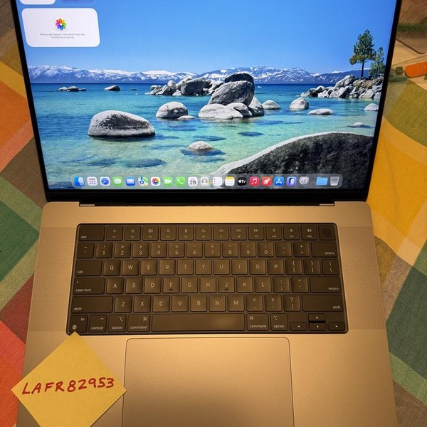 MacBook Pro 2021 - 16 inch - 2 TB, Gray, 64 GB, Apple M1 Max