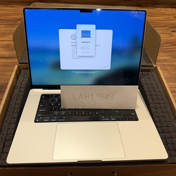 MacBook Pro 2021 - 16 inch - 2 TB, Silver, 32 GB, Apple M1 Pro 10-core