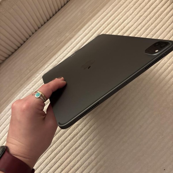 Apple iPad Pro 11 inch 2nd Gen 2020 - Wi-Fi, 128 GB, Gray, A2228