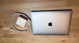 Good
													MacBook Pro 2016 (With Touch Bar) - 13" - Silver, 512 GB, 16 GB, photo 1 of 7