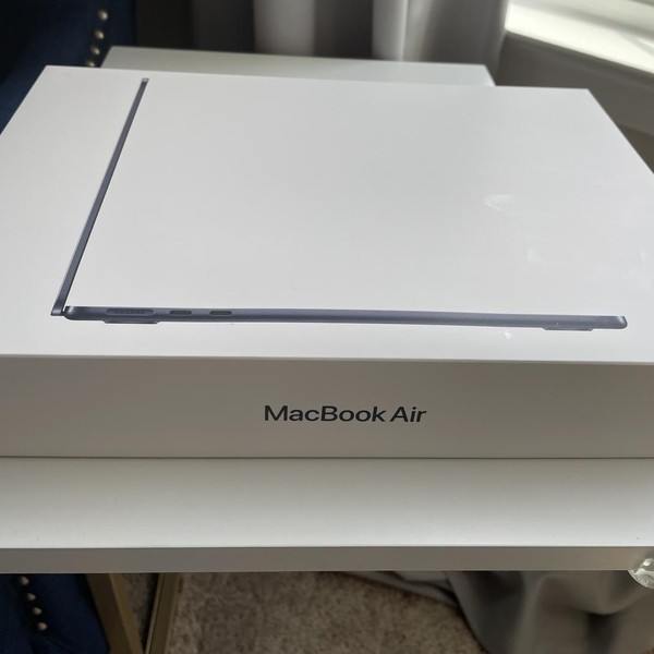 MacBook Air 2025 (M4) - 13 inch - 512 GB, Midnight, 16 GB, Apple M4