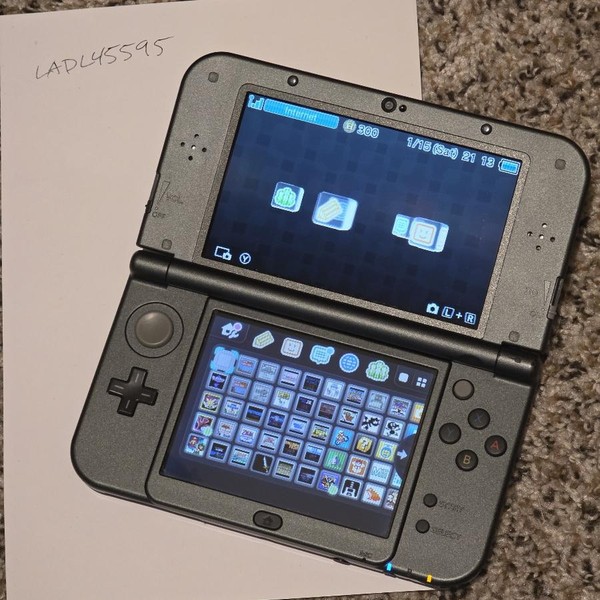 New Nintendo 3DS XL - 4 GB, Black