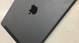 Good
													Apple iPad 9th Gen - Unlocked, Gray, 64 GB, A2603, photo 3 of 6