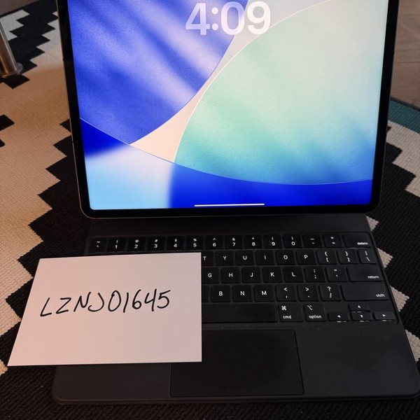 Apple iPad Pro 12.9 inch 5th Gen 2021 - Unlocked, 128 GB, Gray