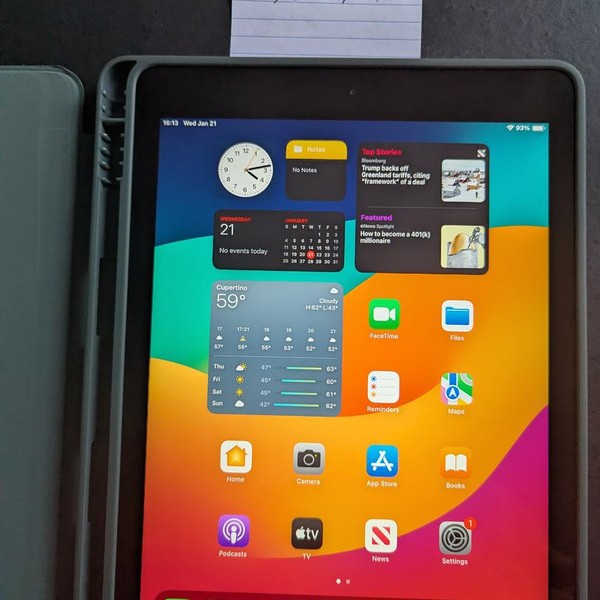 Apple iPad 6th Gen - Wi-Fi, Gray, 128 GB, A1893