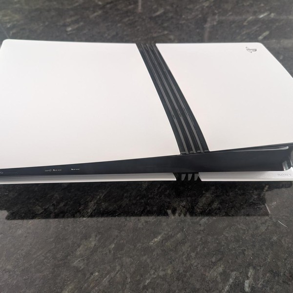 PlayStation 5 Pro (2024) - 2 TB, White