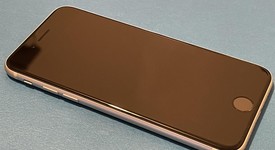 Mint
													Apple iPhone SE 3rd Gen 2022 - Unlocked Non-US, Starlight, 128 GB, A2783, photo 3 of 13