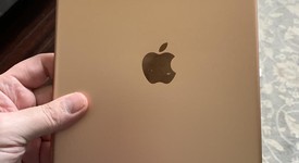 Mint
													Apple iPad 7th Gen - Unlocked, Gold, 32 GB, A2200, photo 5 of 7