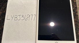 Good
													Apple iPad 7th Gen - Unlocked, Gold, 32 GB, A2200, photo 2 of 5