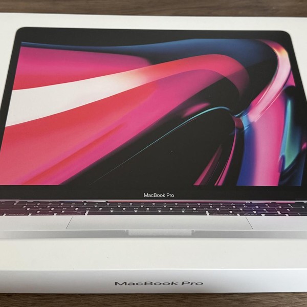 MacBook Pro 2022 - 13 inch - 1 TB, Silver, 24 GB, Apple M2