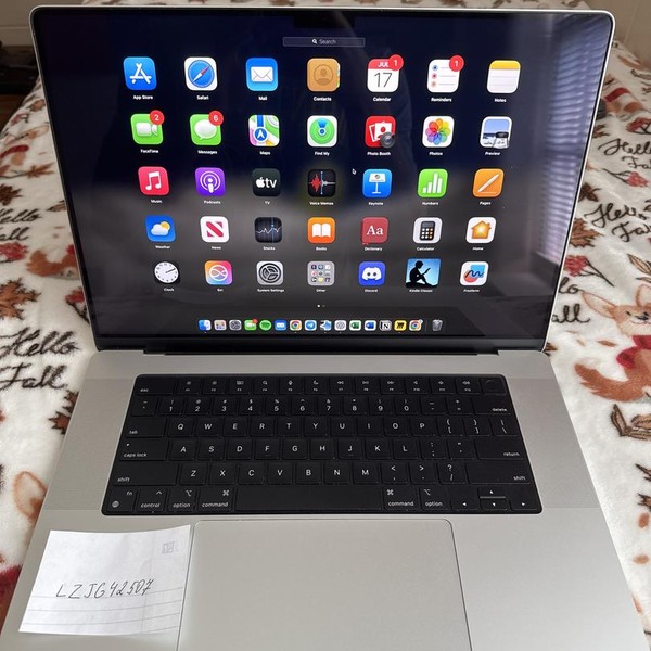 MacBook Pro 2023 - 16 inch - 1 TB, Silver, 16 GB, Apple M2 Pro 12-core