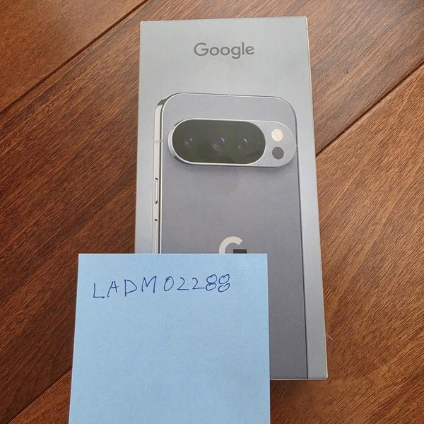 Google Pixel 10 Pro - Unlocked, 256 GB, Moonstone, G4QUR