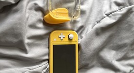 Good
													Nintendo Switch Lite - Yellow, photo 3 of 6