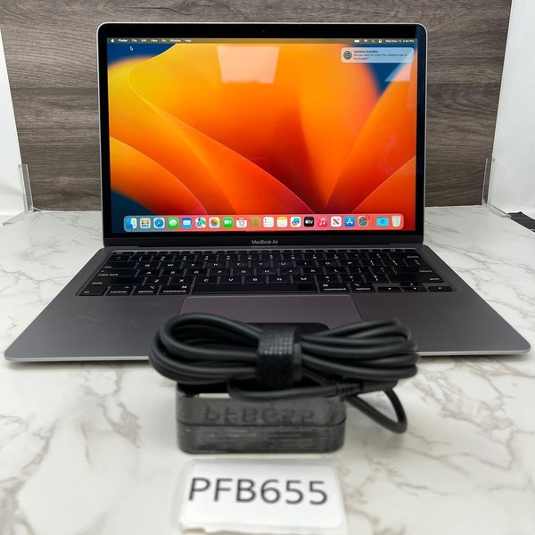 MacBook Air 2020 - 13 inch - 256 GB, Gray, 8 GB, Intel Core i3