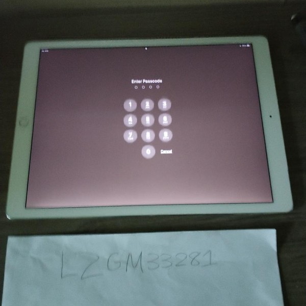 Apple iPad Pro 12.9 inch 1st Gen 2015 - Verizon, 128 GB, Silver, A1652, 1st Gen 2015