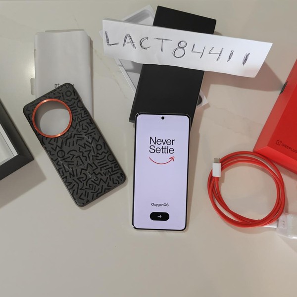 OnePlus 13 - Unlocked, 512 GB, Arctic Dawn, 16 GB