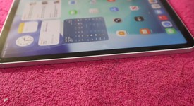 Good
													Apple iPad 10th Gen - Unlocked, Silver, 64 GB, A2757, photo 3 of 9