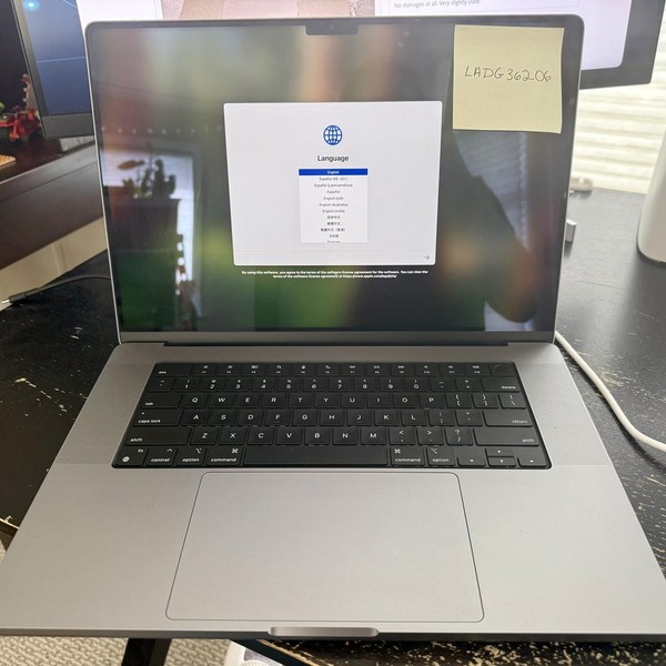 MacBook Pro 2021 - 16 inch - 512 GB, Silver, 16 GB, Apple M1 Pro 10-core