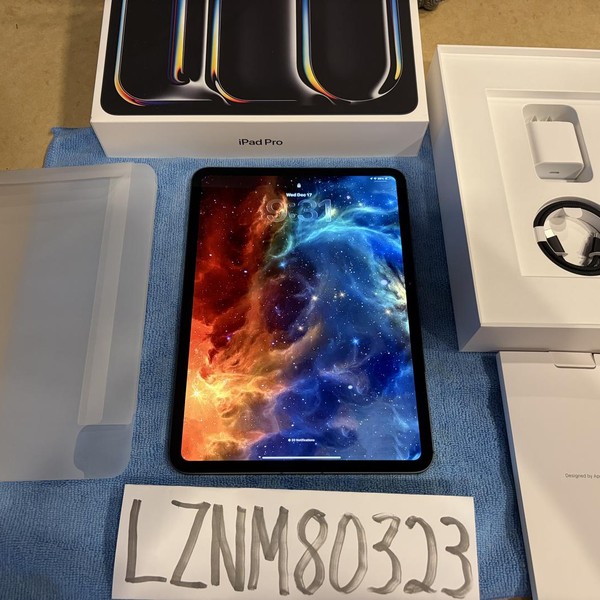 Apple iPad Pro 11 inch (M4) 2024 - Unlocked, Black, 512 GB, 8 GB, A2837, Standard Glass