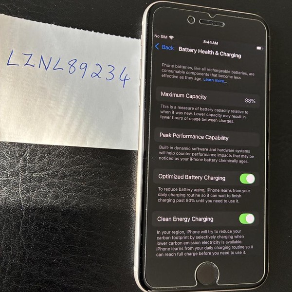 Apple iPhone SE 3rd Gen 2022 - Unlocked, 64 GB, Starlight, A2595