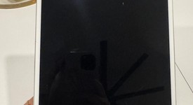 Good
													Apple iPad Pro 10.5" - Unlocked, Silver, 64 GB, photo 5 of 11