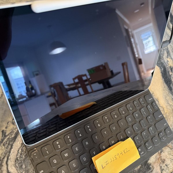 Apple iPad Pro 11 inch 2nd Gen 2020 - Verizon, 1 TB, Silver, A2068