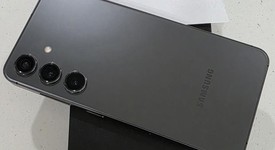 Mint
													Samsung Galaxy S24 - Unlocked, Black, 256 GB, 8 GB, SM-S921U1, photo 1 of 9